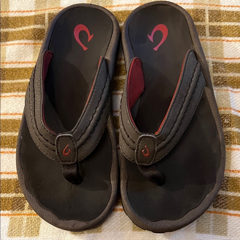 OluKai Kids Sandals - Black and Red